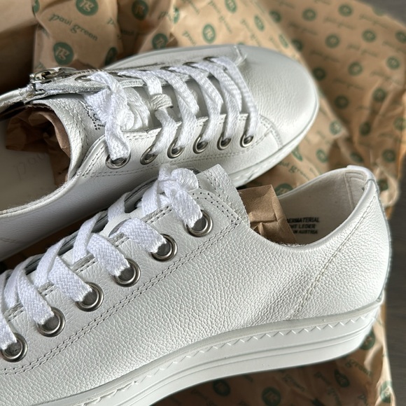 Sneakers. Leather Sneaker - Picture 11 of 12